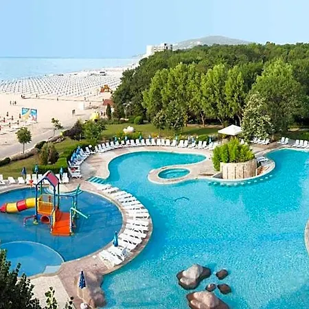 Laguna Hotel 4*