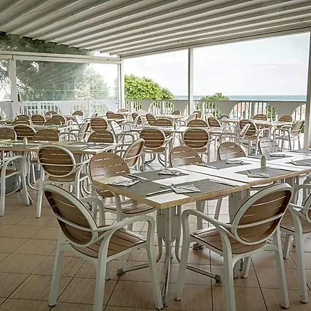 Laguna Hotel 4*