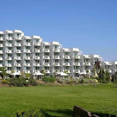 Laguna Hotel 4*